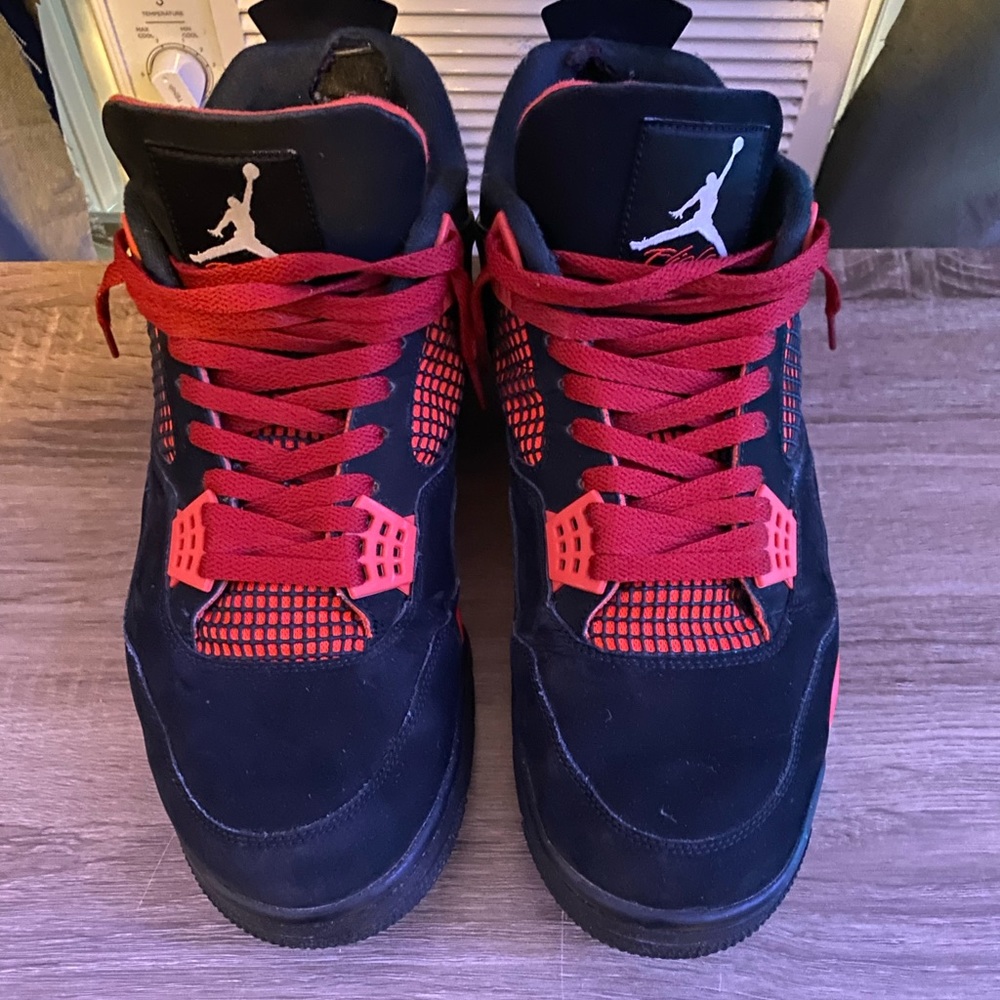Jordan 4 red thunders